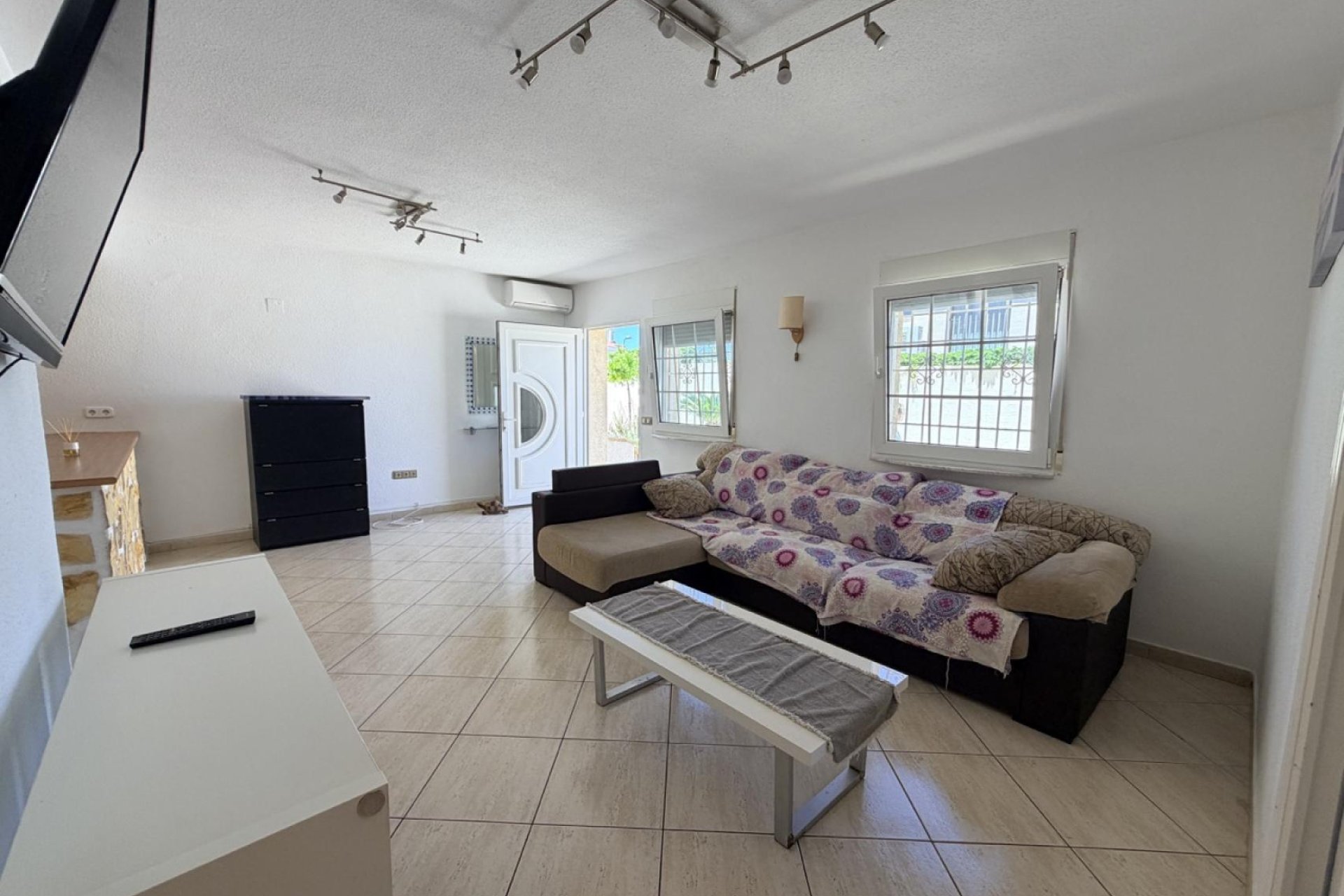 Resale - Villa -
Torrevieja - Costa Blanca