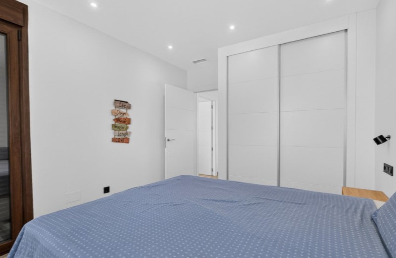 Resale - Villa -
Torrevieja - Costa Blanca