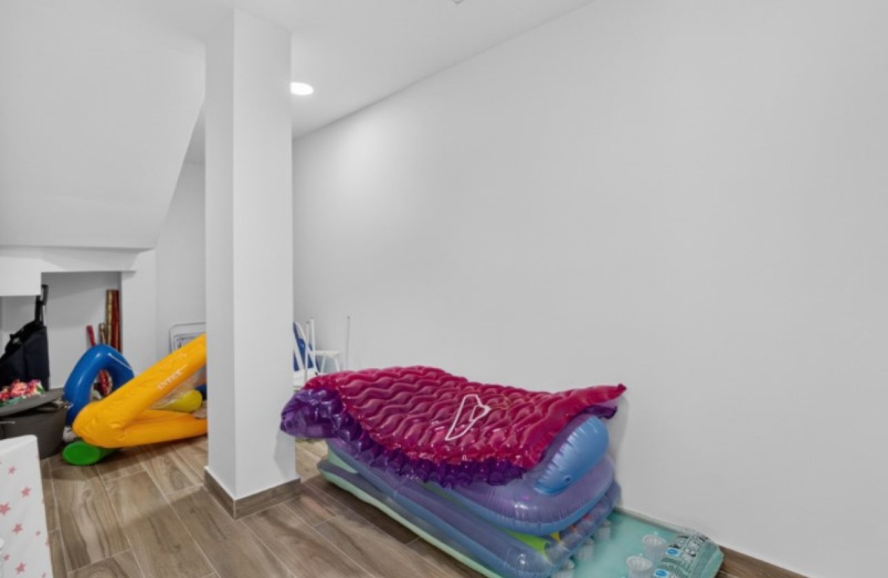 Resale - Villa -
Torrevieja - Costa Blanca