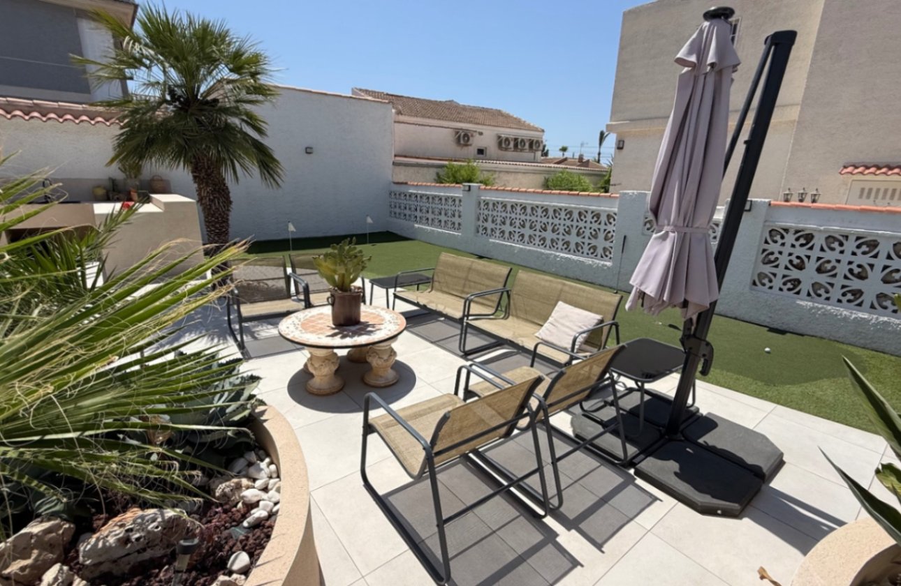 Resale - Villa -
Torrevieja - Costa Blanca