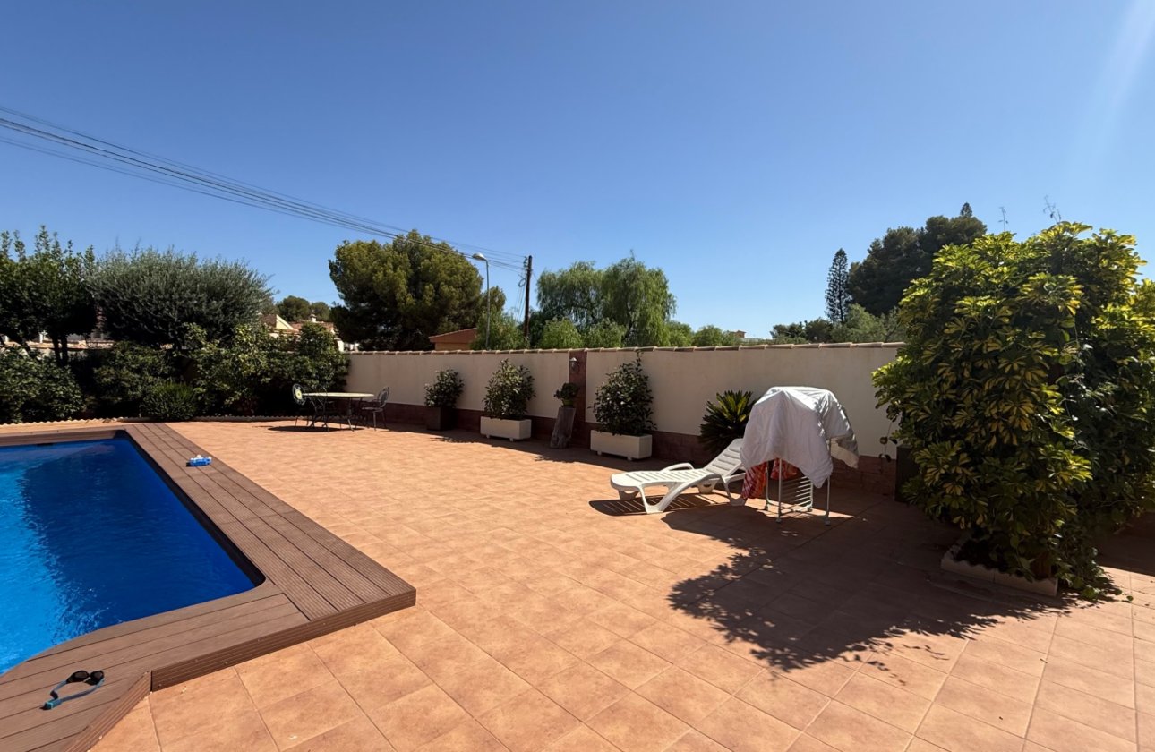 Resale - Villa -
Torrevieja - Costa Blanca