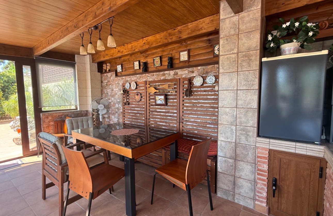 Resale - Villa -
Torrevieja - Costa Blanca