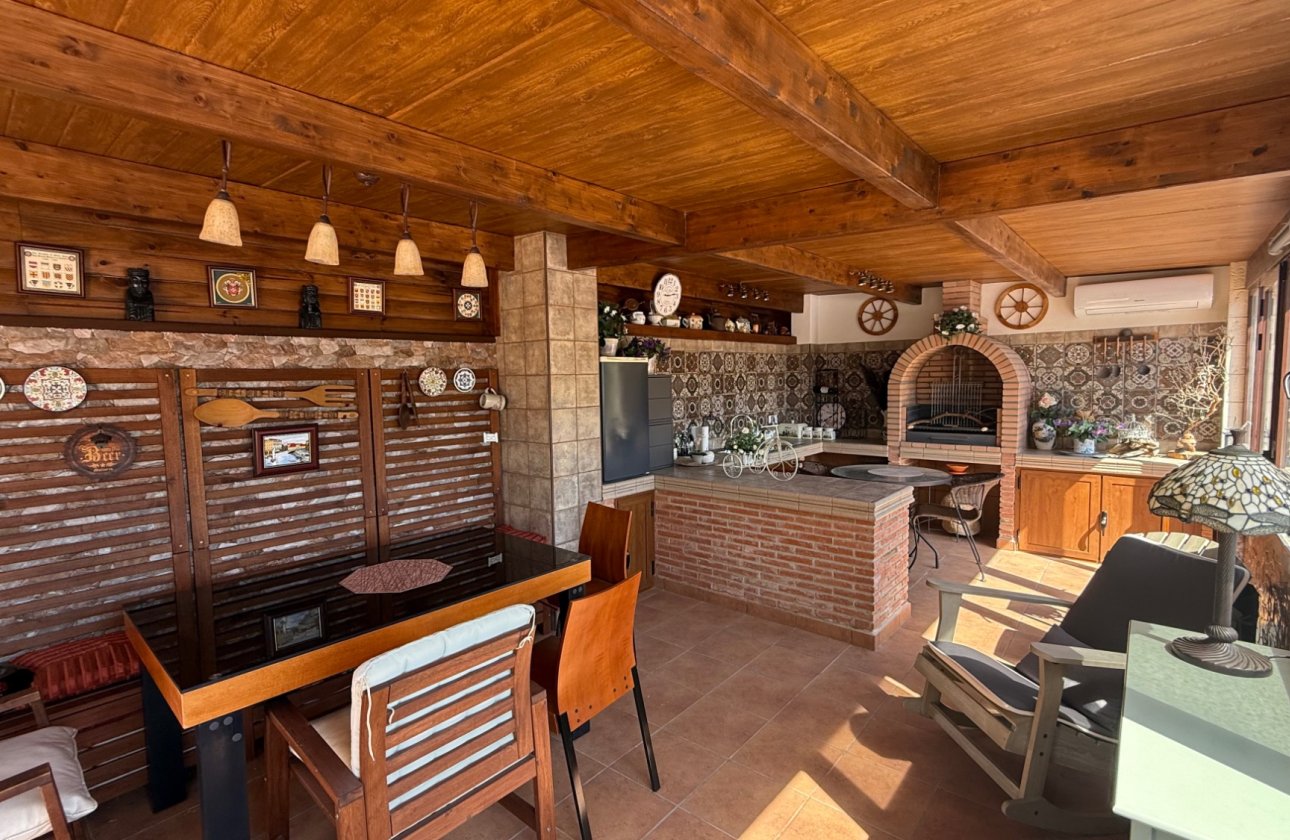 Resale - Villa -
Torrevieja - Costa Blanca