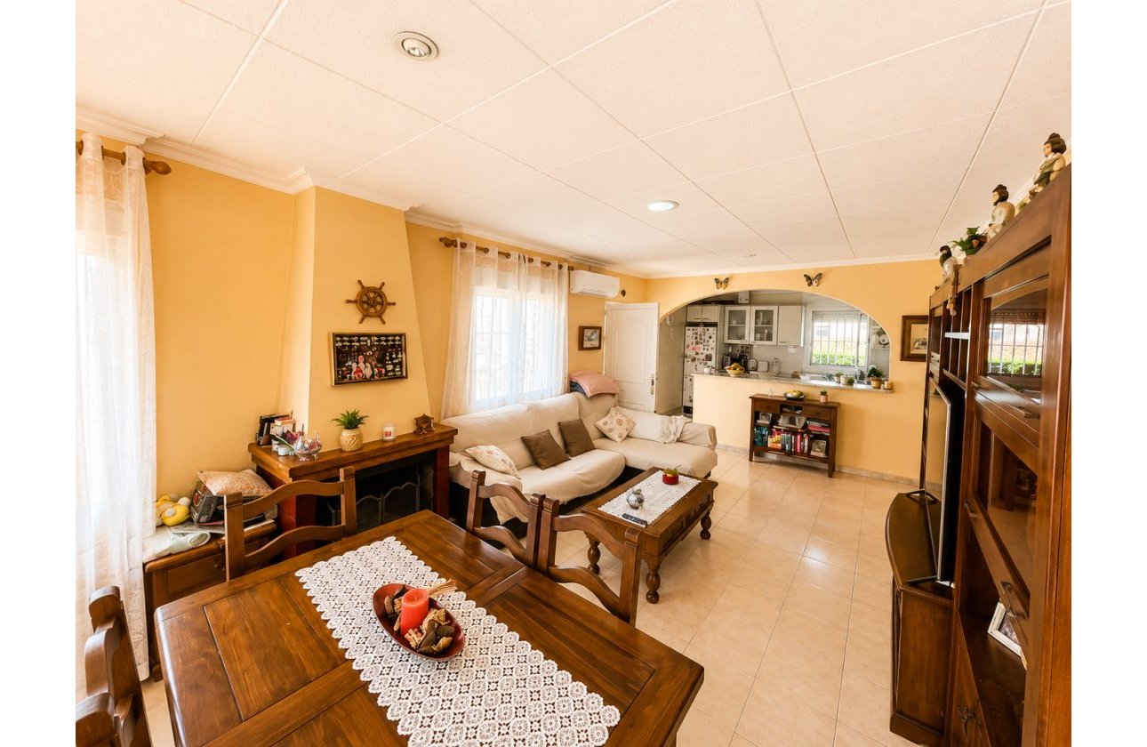 Resale - Villa -
Torrevieja - Costa Blanca