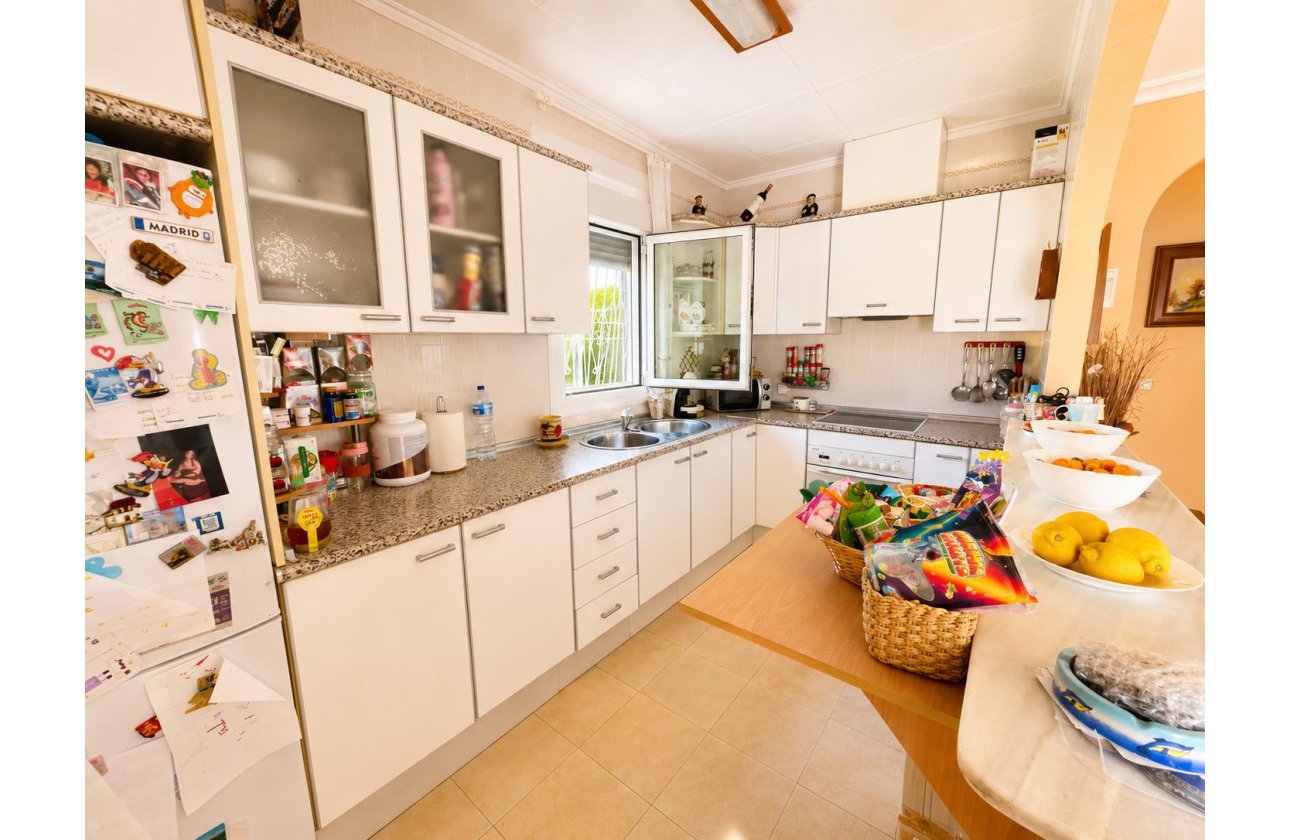 Resale - Villa -
Torrevieja - Costa Blanca