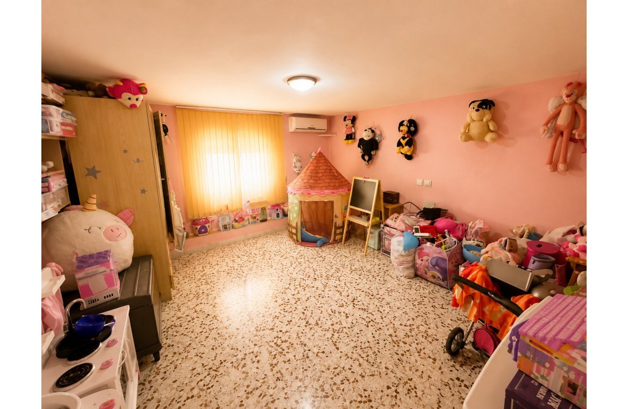 Resale - Villa -
Torrevieja - Costa Blanca