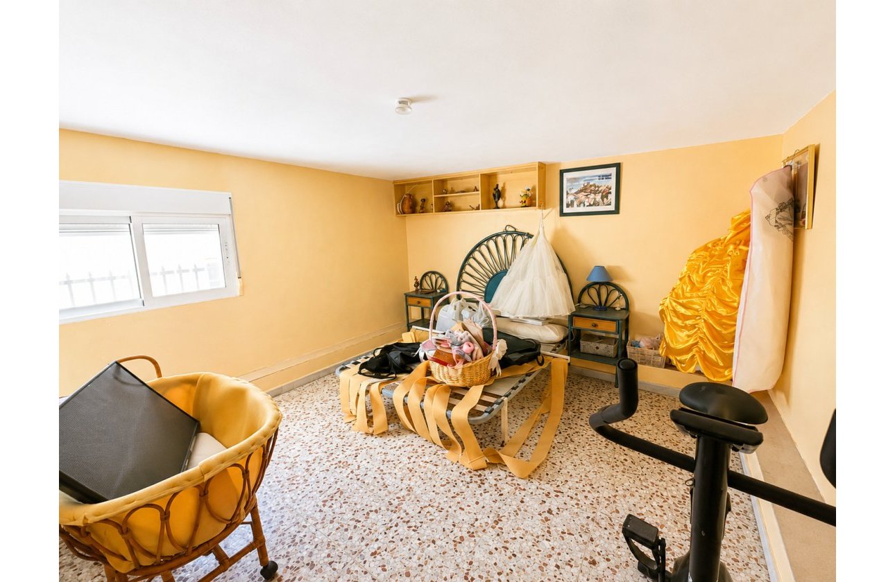 Resale - Villa -
Torrevieja - Costa Blanca
