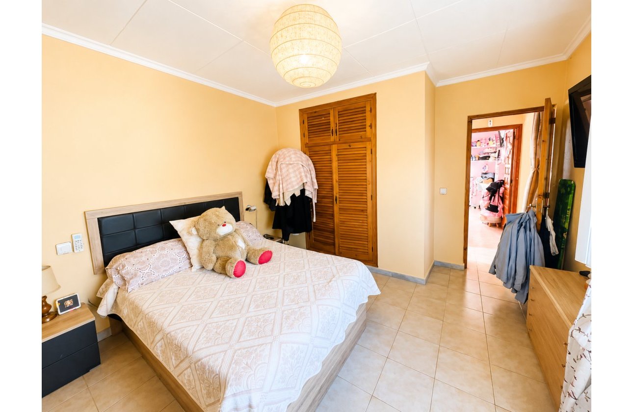Resale - Villa -
Torrevieja - Costa Blanca