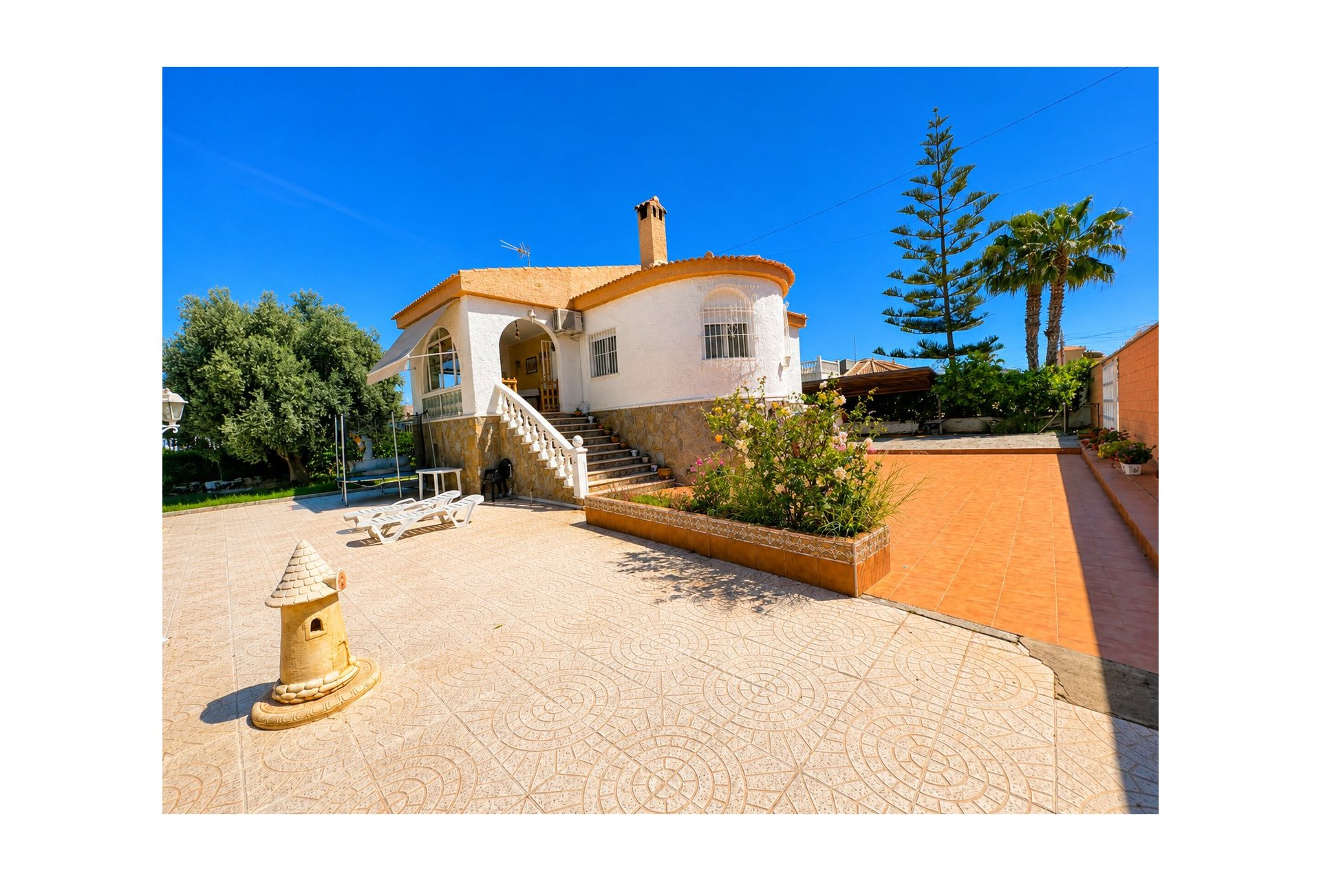 Resale - Villa -
Torrevieja - Costa Blanca