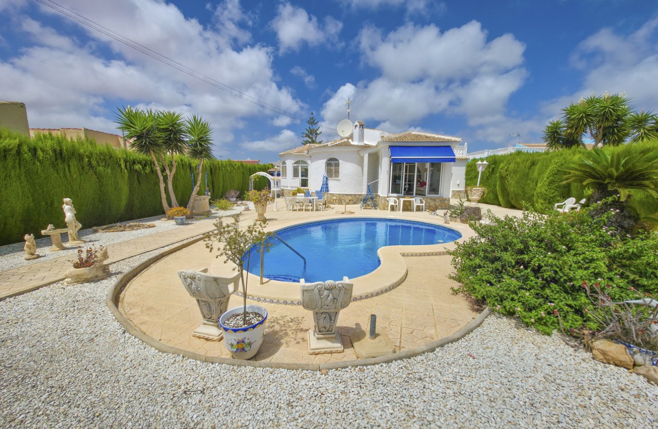 Resale - Villa -
Torrevieja - Costa Blanca