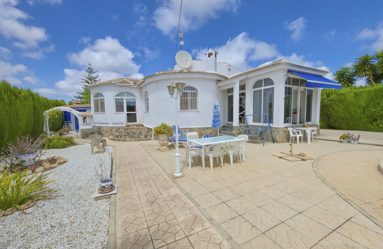 Resale - Villa -
Torrevieja - Costa Blanca