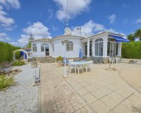 Resale - Villa -
Torrevieja - Costa Blanca
