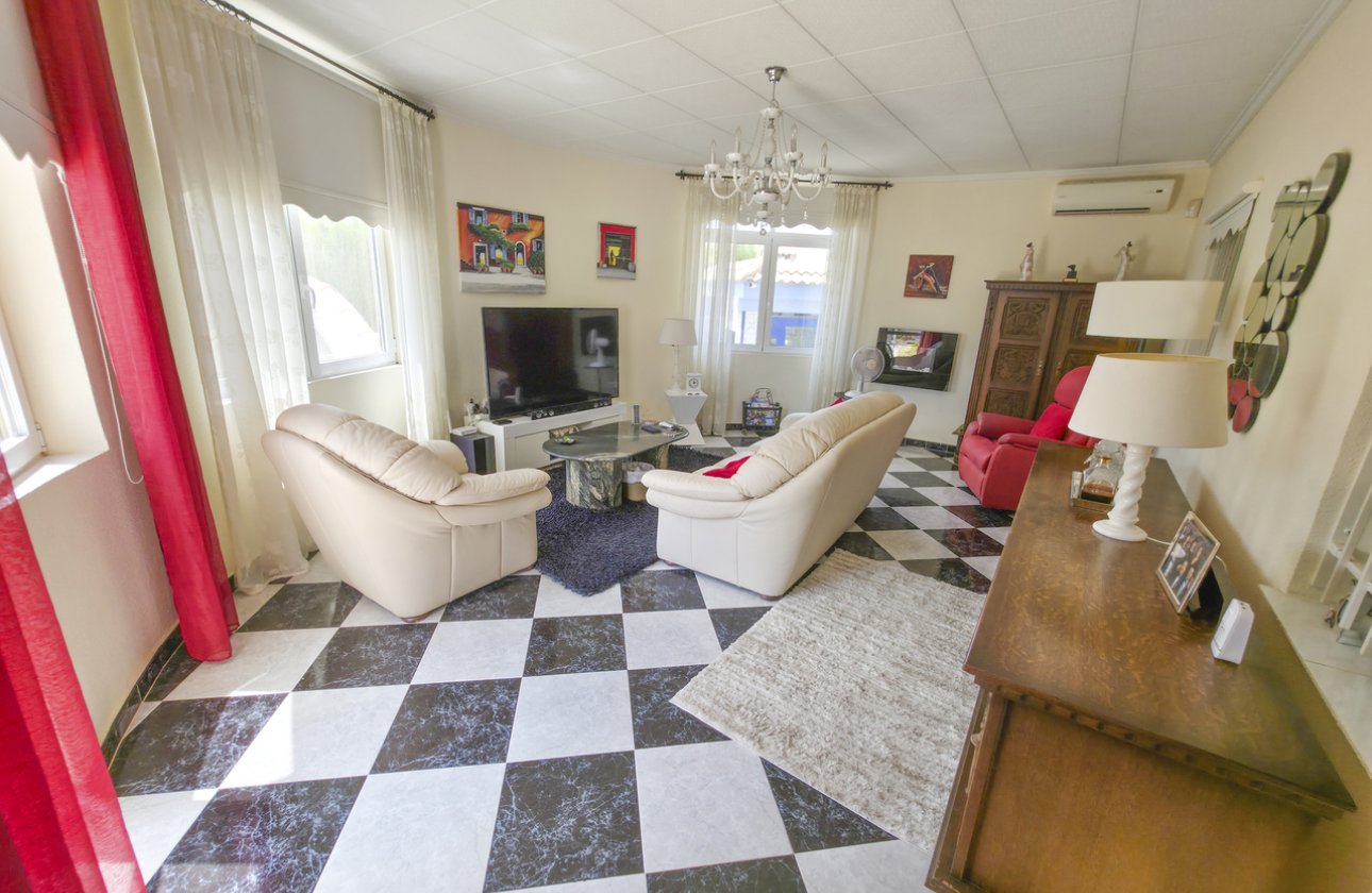 Resale - Villa -
Torrevieja - Costa Blanca
