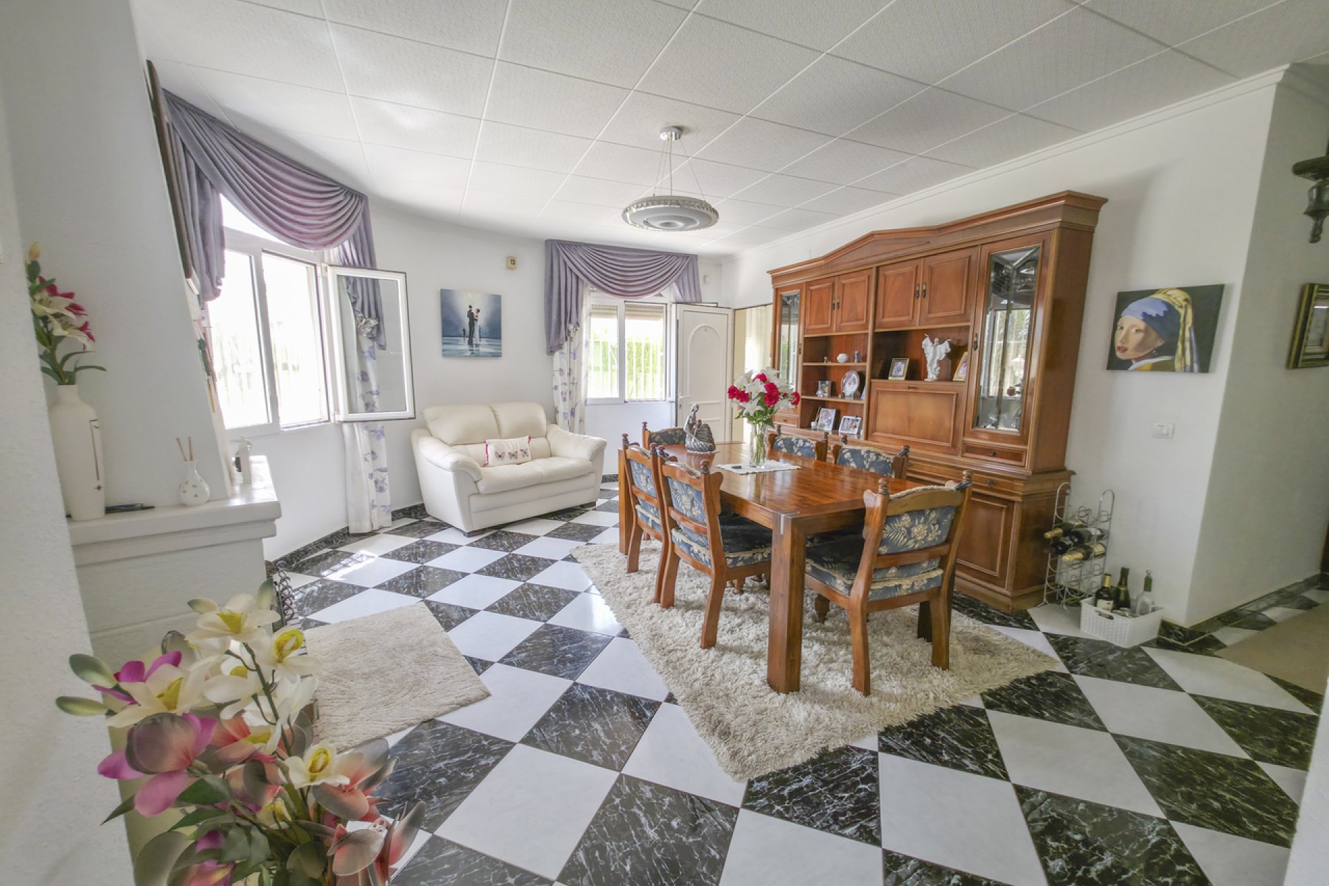 Resale - Villa -
Torrevieja - Costa Blanca