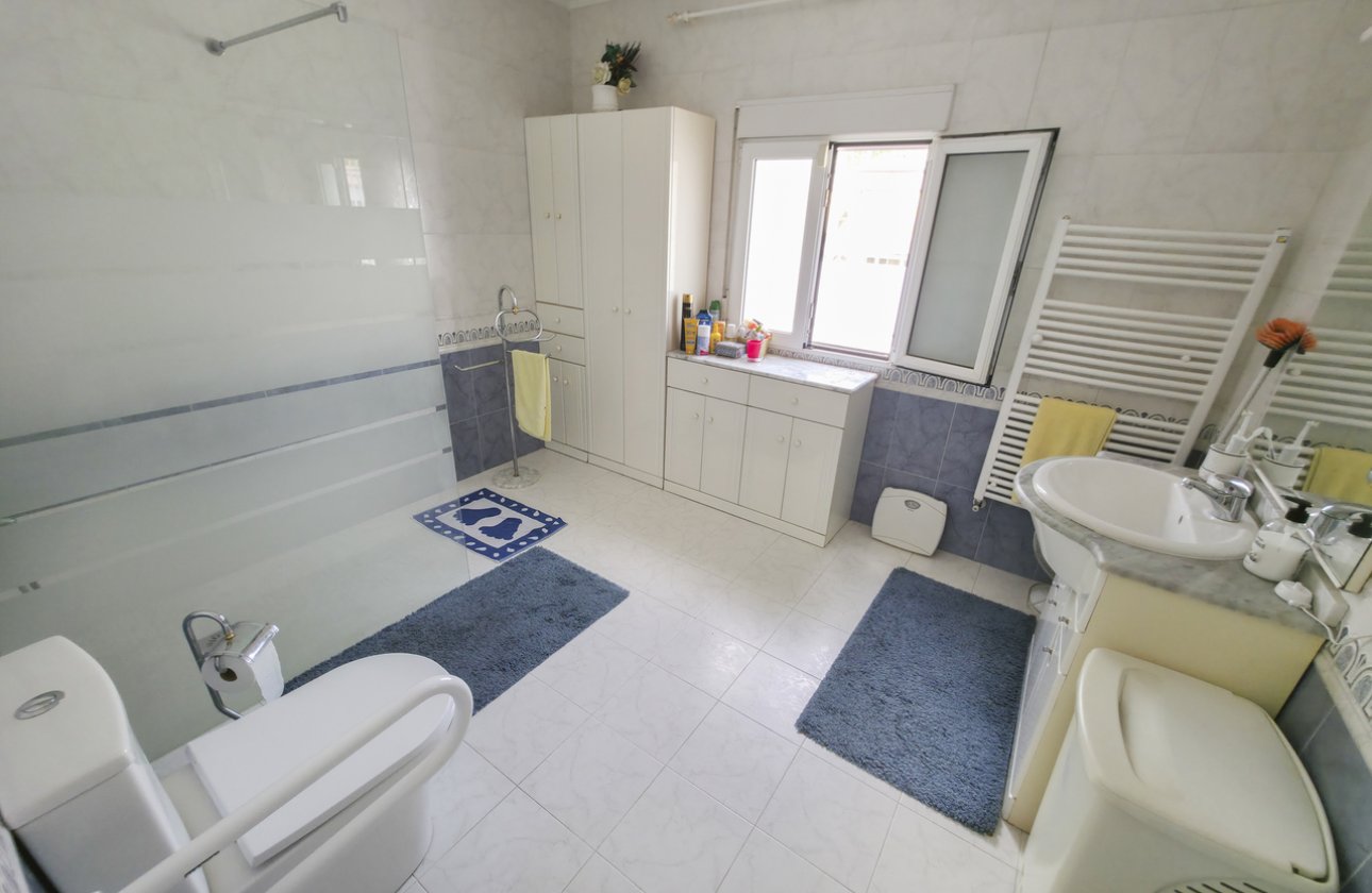 Resale - Villa -
Torrevieja - Costa Blanca