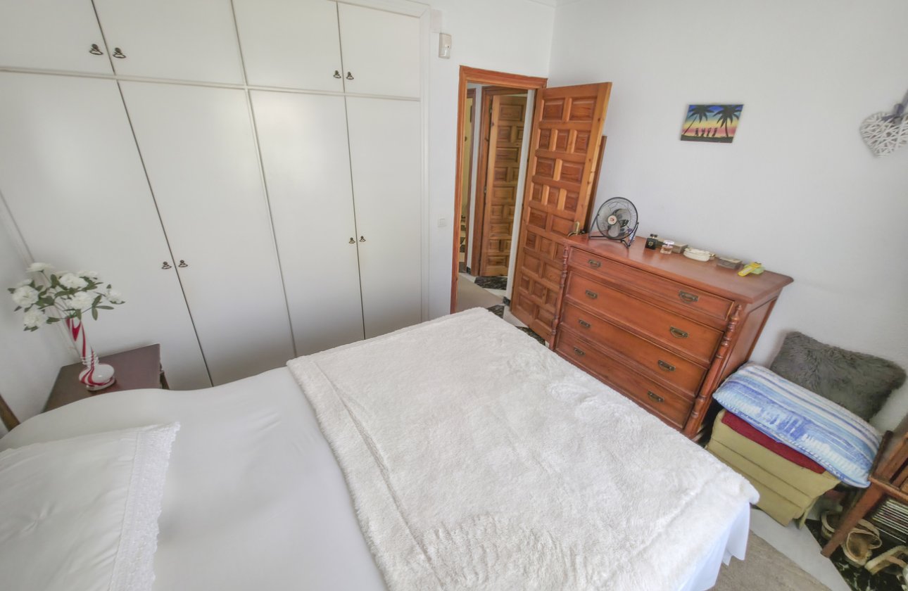 Resale - Villa -
Torrevieja - Costa Blanca