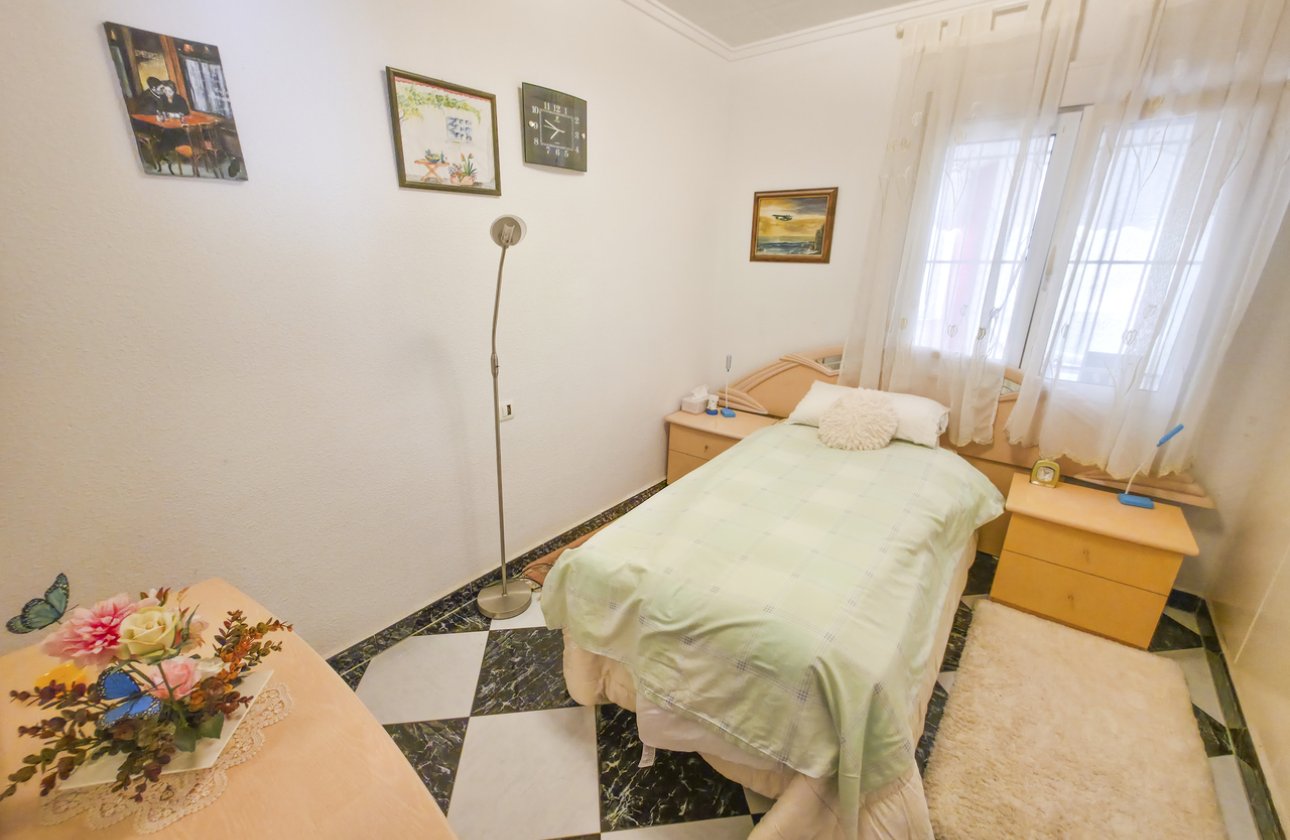 Resale - Villa -
Torrevieja - Costa Blanca