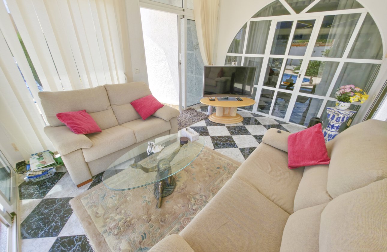 Resale - Villa -
Torrevieja - Costa Blanca