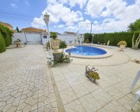 Resale - Villa -
Torrevieja - Costa Blanca