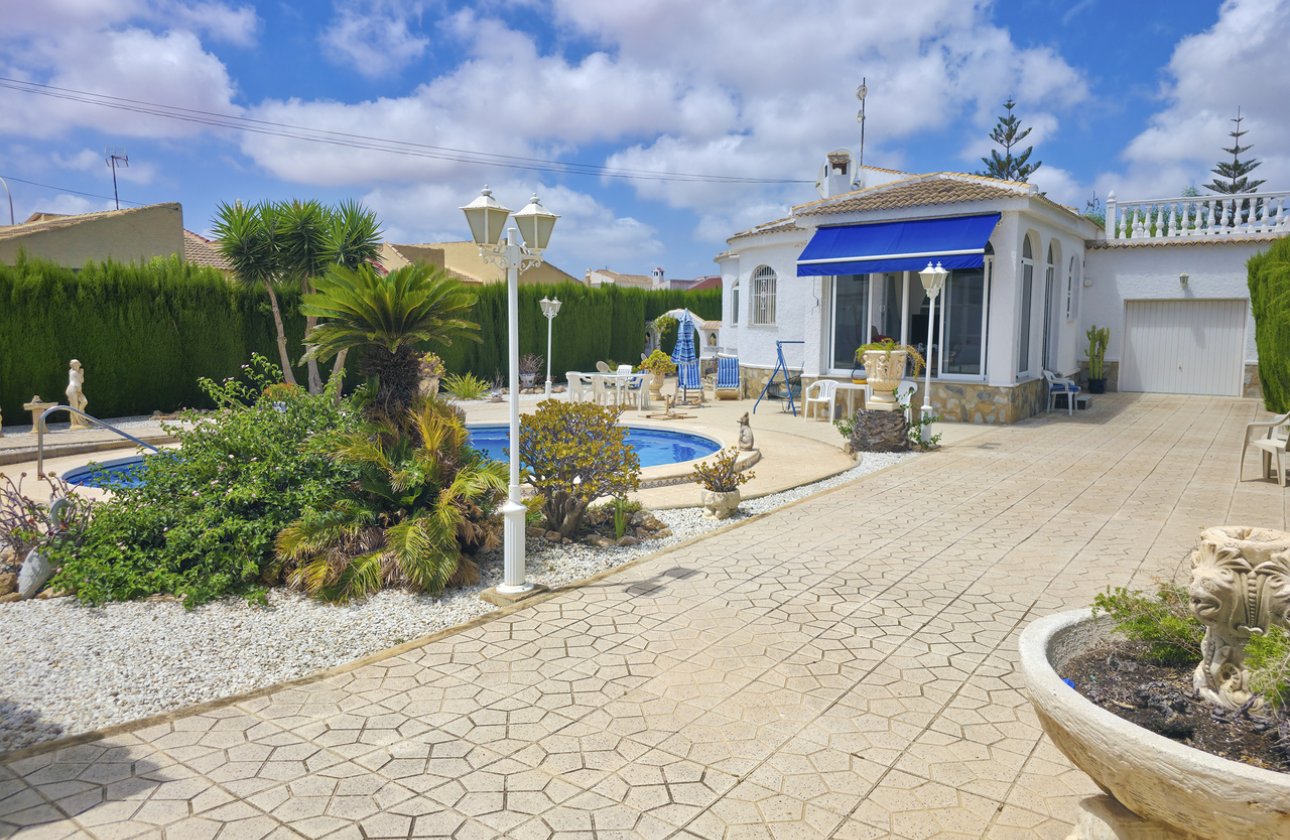 Resale - Villa -
Torrevieja - Costa Blanca