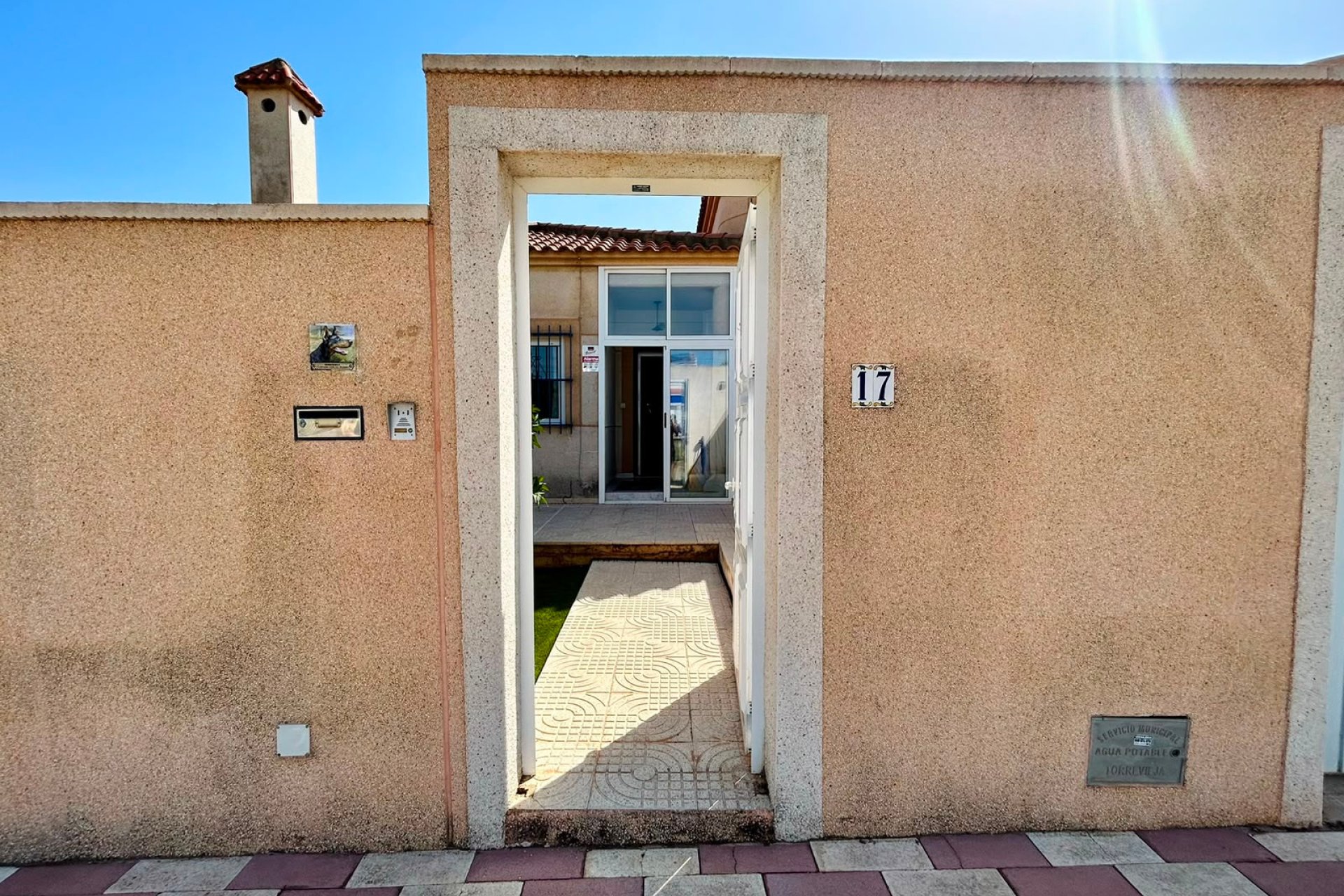 Resale - Villa -
Torrevieja - Costa Blanca
