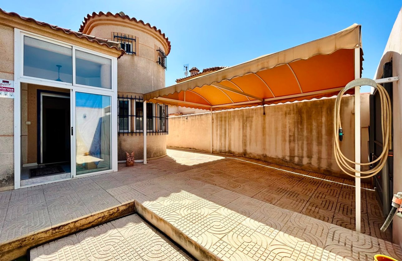 Resale - Villa -
Torrevieja - Costa Blanca