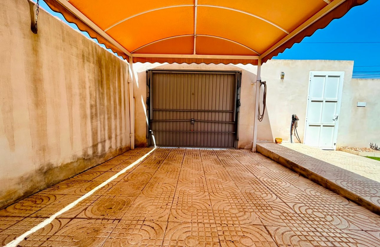 Resale - Villa -
Torrevieja - Costa Blanca