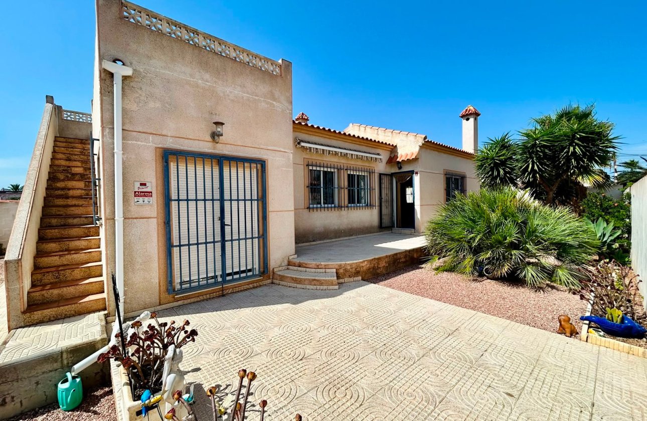 Resale - Villa -
Torrevieja - Costa Blanca