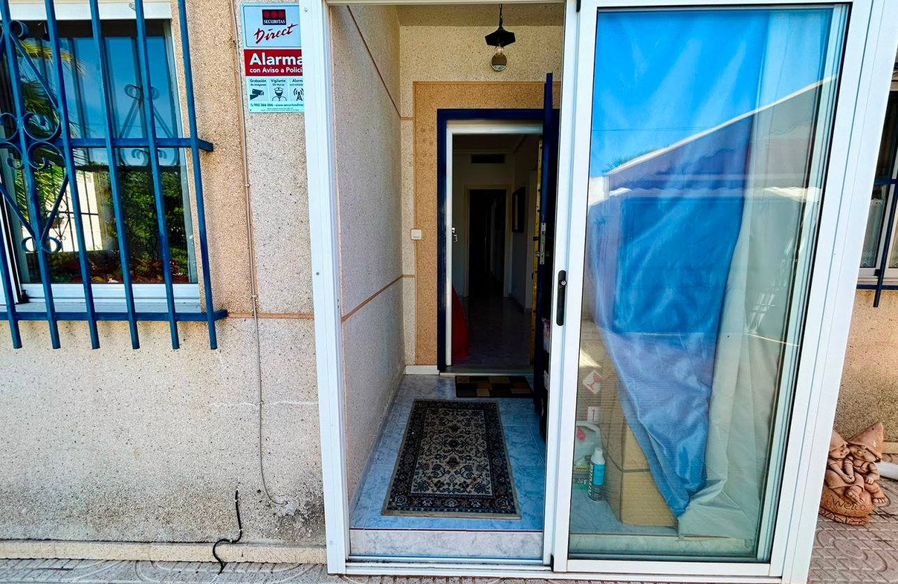 Resale - Villa -
Torrevieja - Costa Blanca