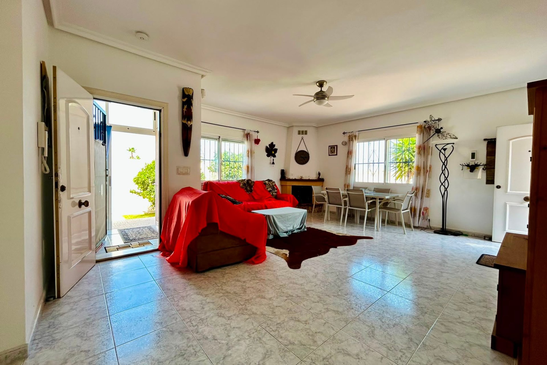 Resale - Villa -
Torrevieja - Costa Blanca