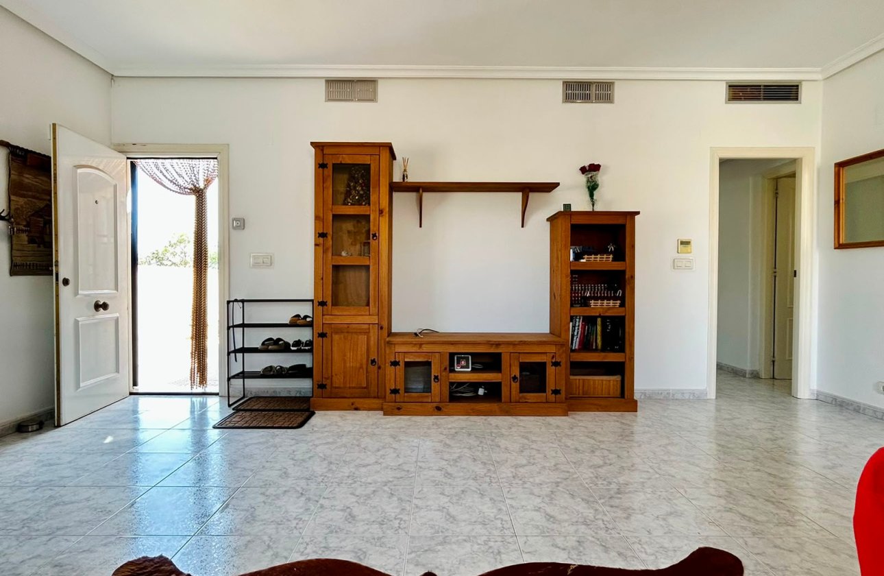 Resale - Villa -
Torrevieja - Costa Blanca