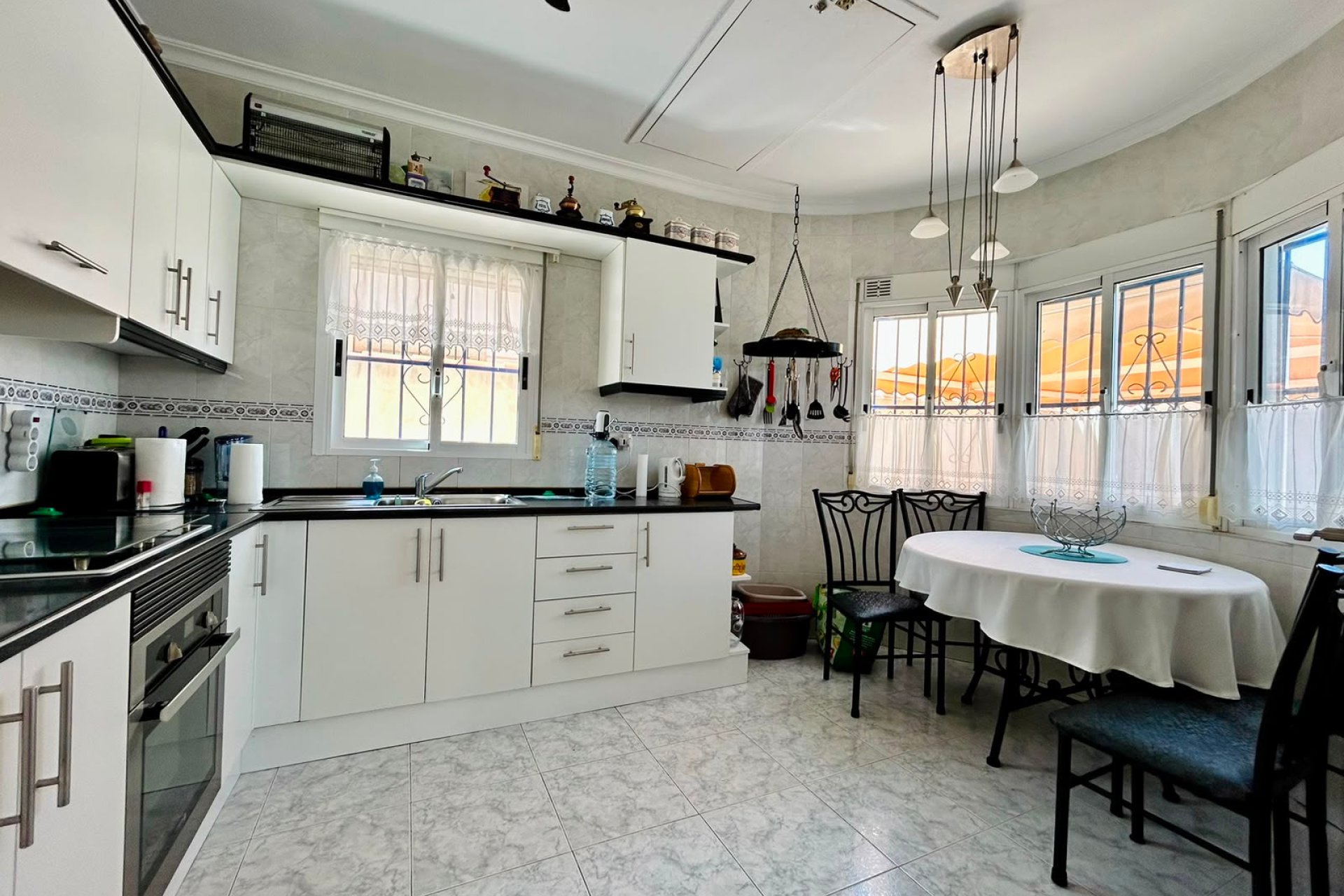 Resale - Villa -
Torrevieja - Costa Blanca
