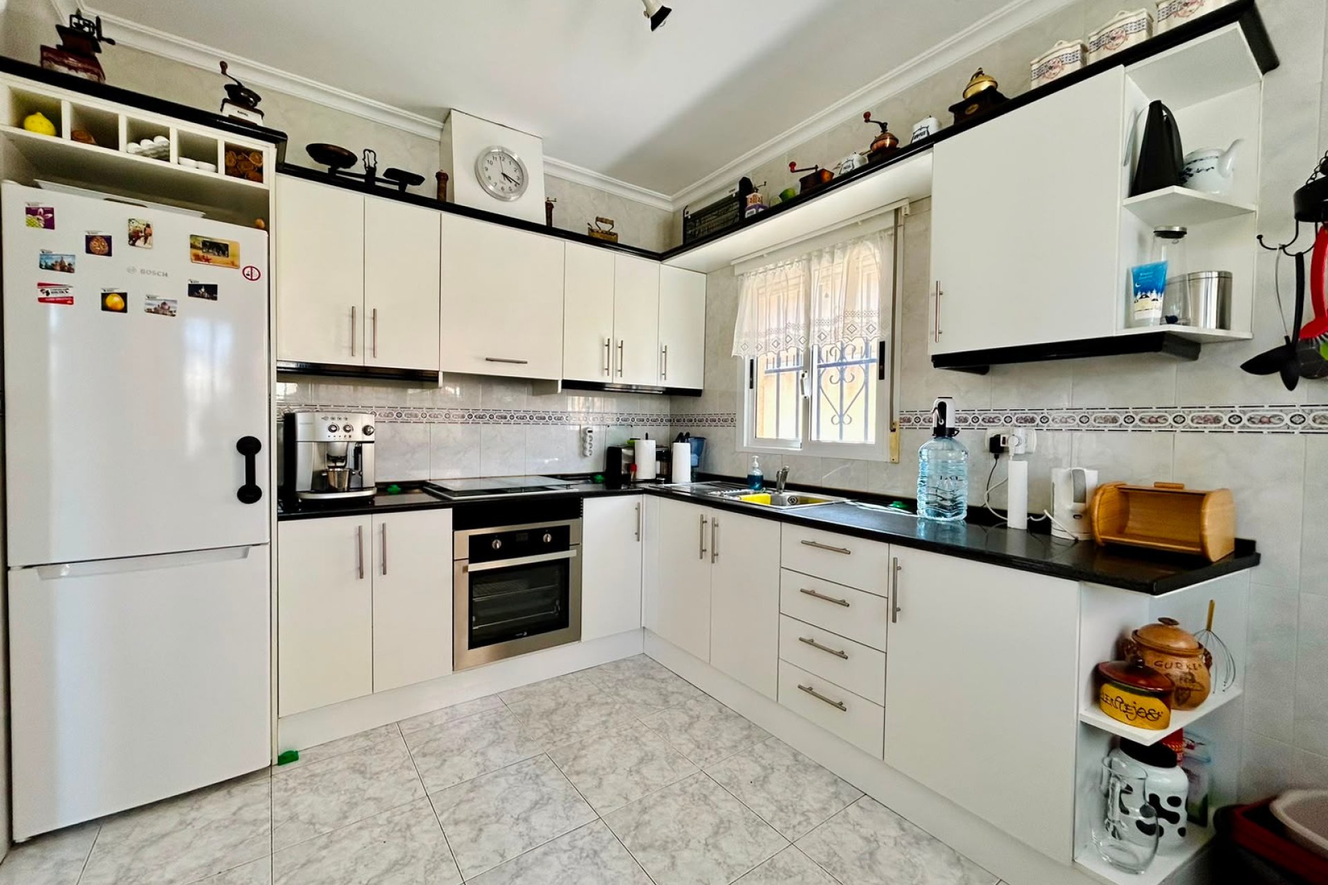 Resale - Villa -
Torrevieja - Costa Blanca