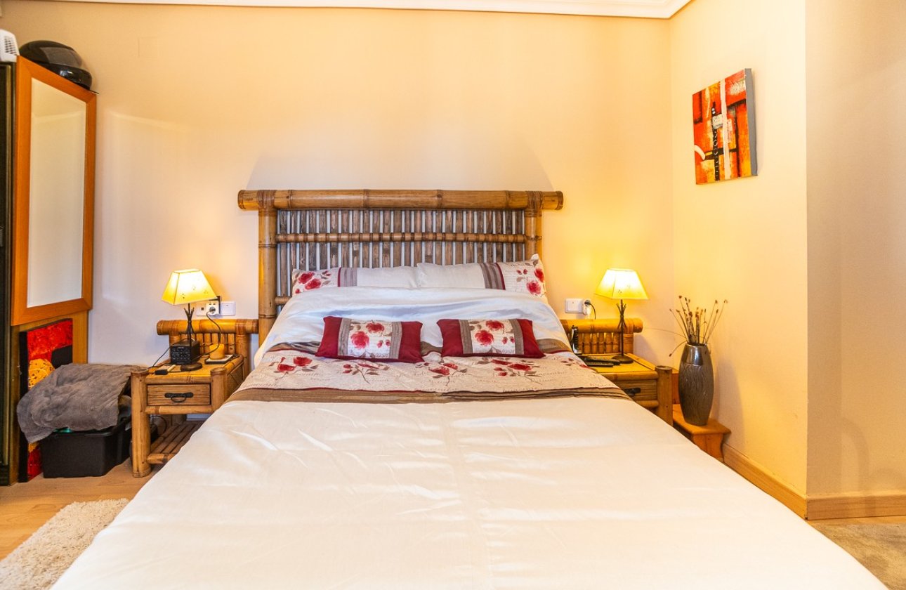 Resale - Villa -
Torrevieja - Costa Blanca