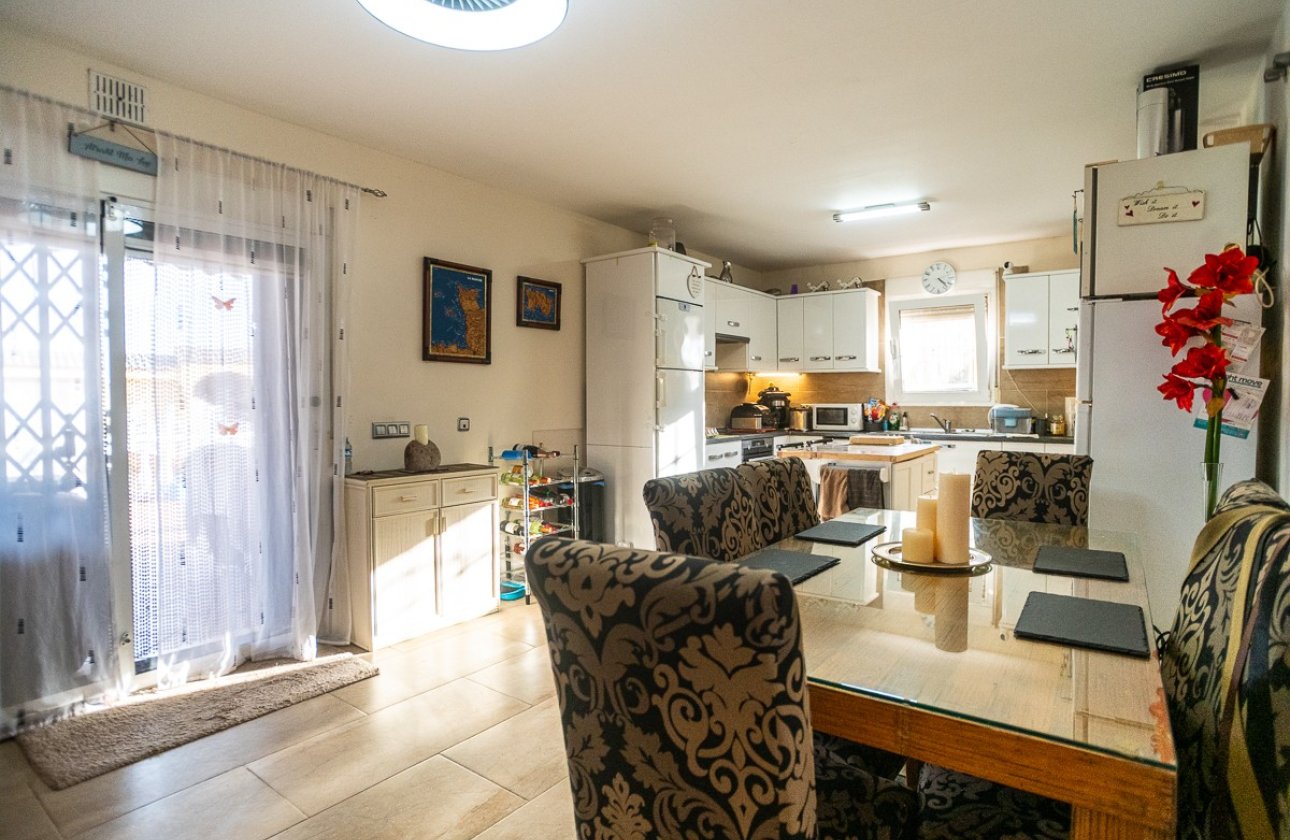 Resale - Villa -
Torrevieja - Costa Blanca