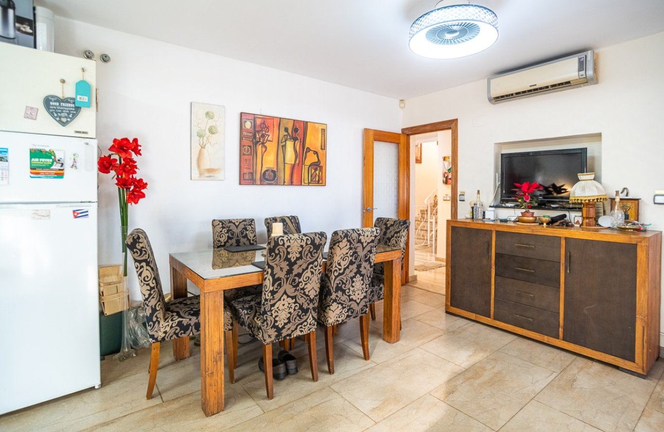 Resale - Villa -
Torrevieja - Costa Blanca
