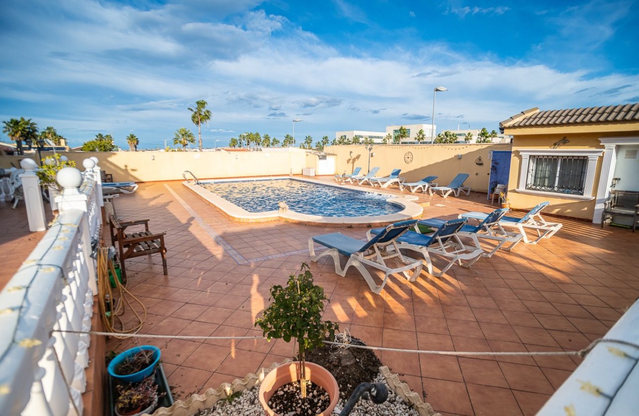 Resale - Villa -
Torrevieja - Costa Blanca