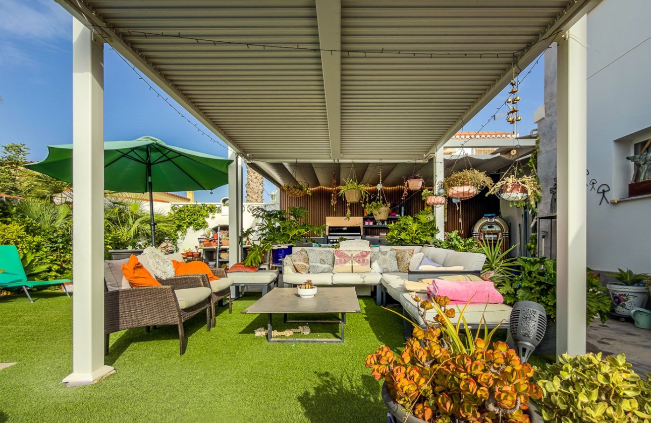 Resale - Villa -
Torrevieja - Costa Blanca