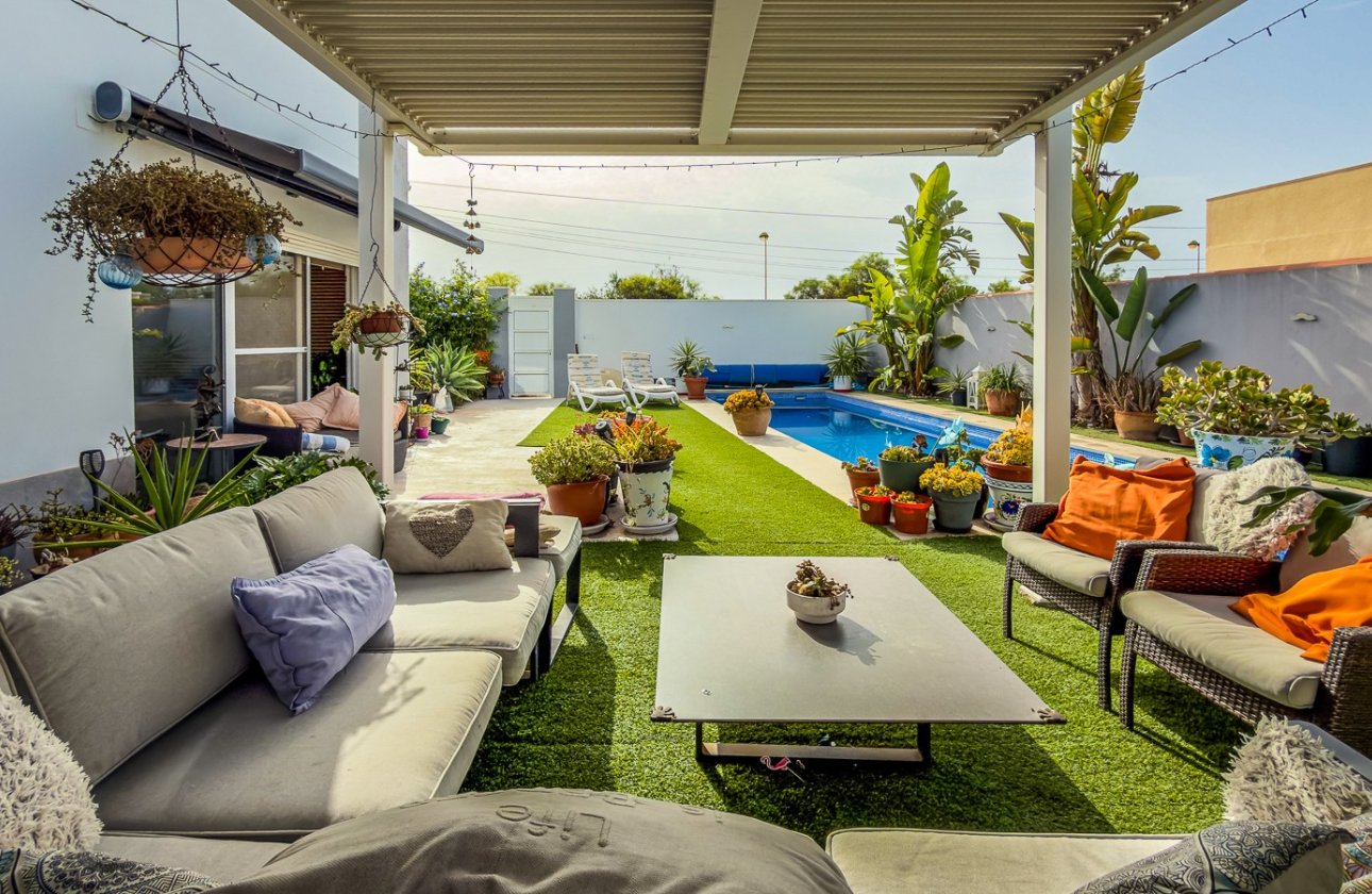 Resale - Villa -
Torrevieja - Costa Blanca