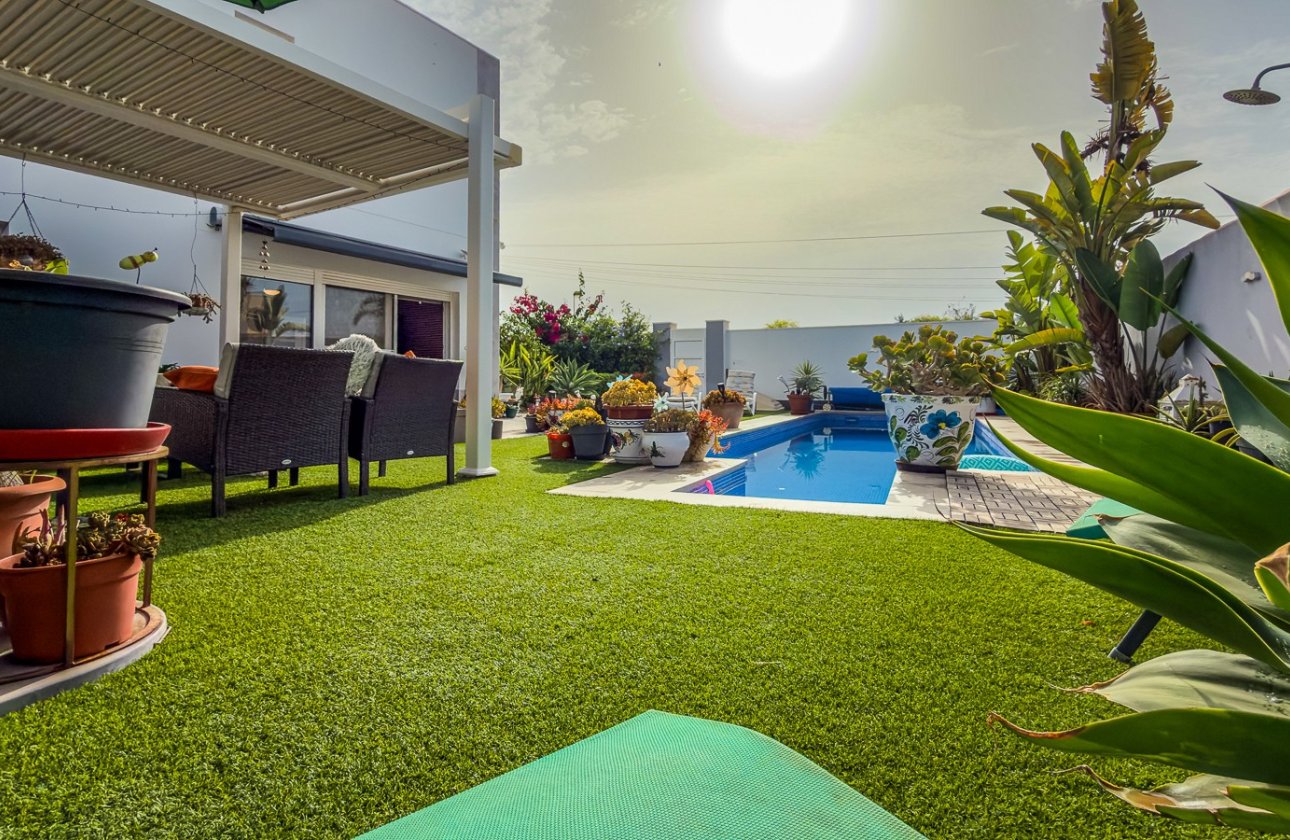 Resale - Villa -
Torrevieja - Costa Blanca