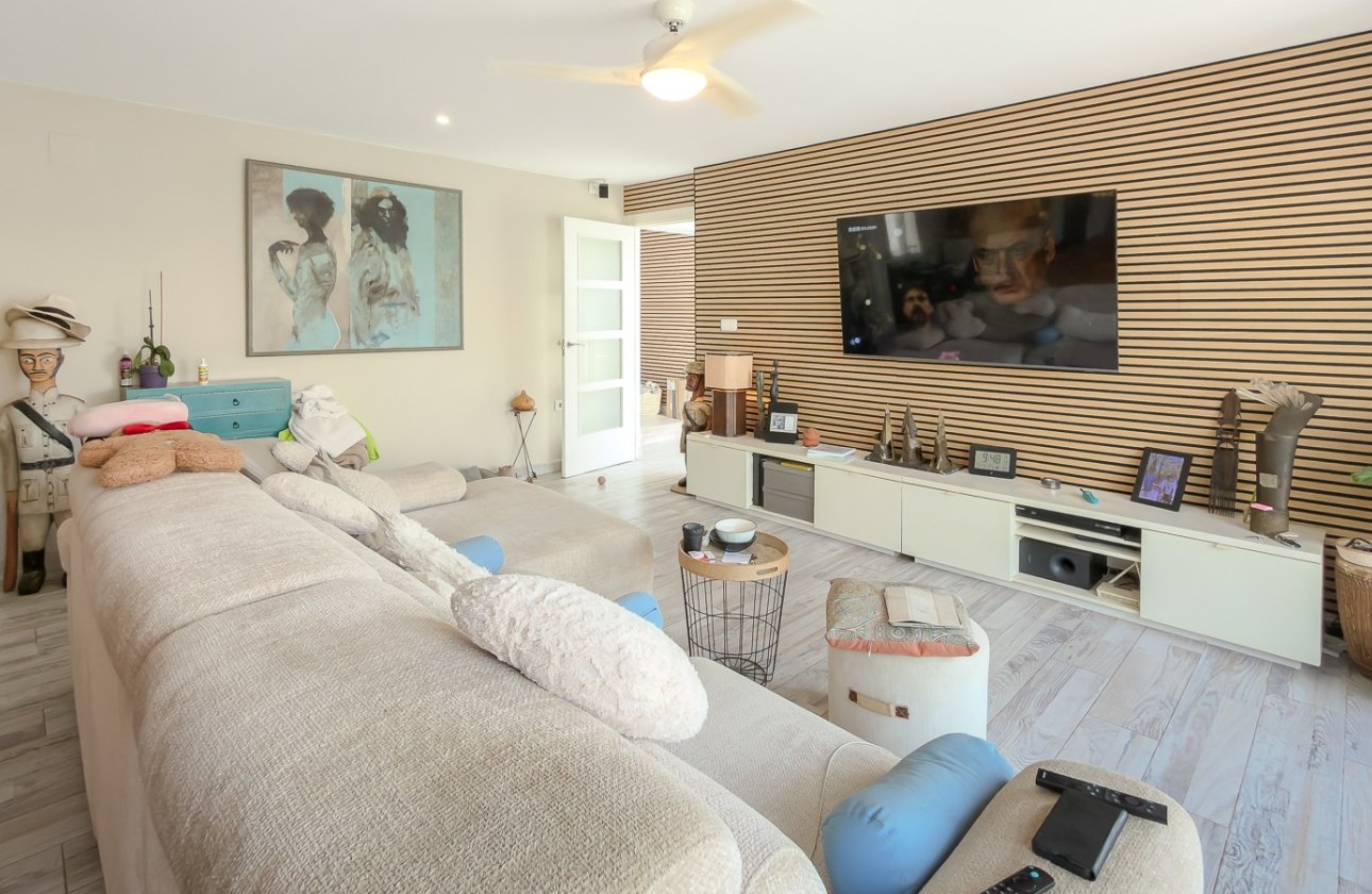 Resale - Villa -
Torrevieja - Costa Blanca