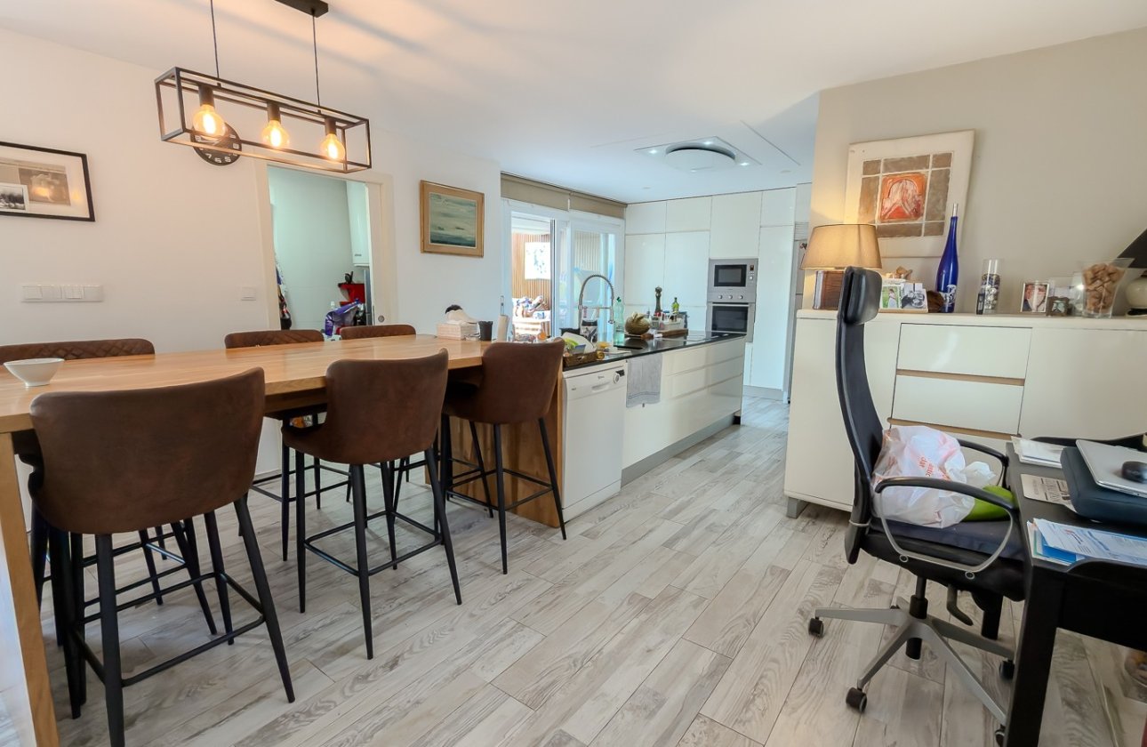 Resale - Villa -
Torrevieja - Costa Blanca