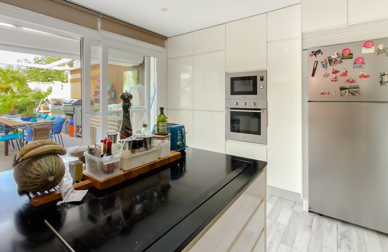 Resale - Villa -
Torrevieja - Costa Blanca