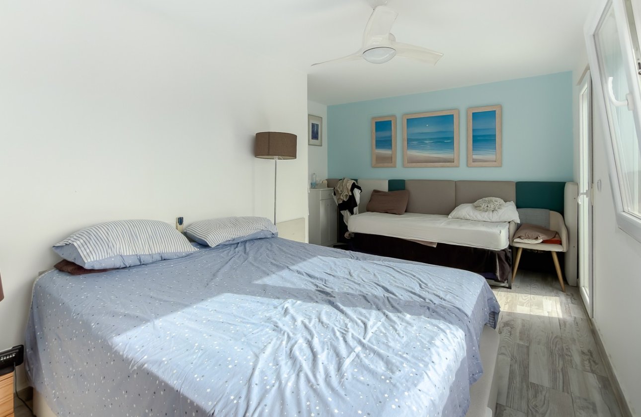 Resale - Villa -
Torrevieja - Costa Blanca