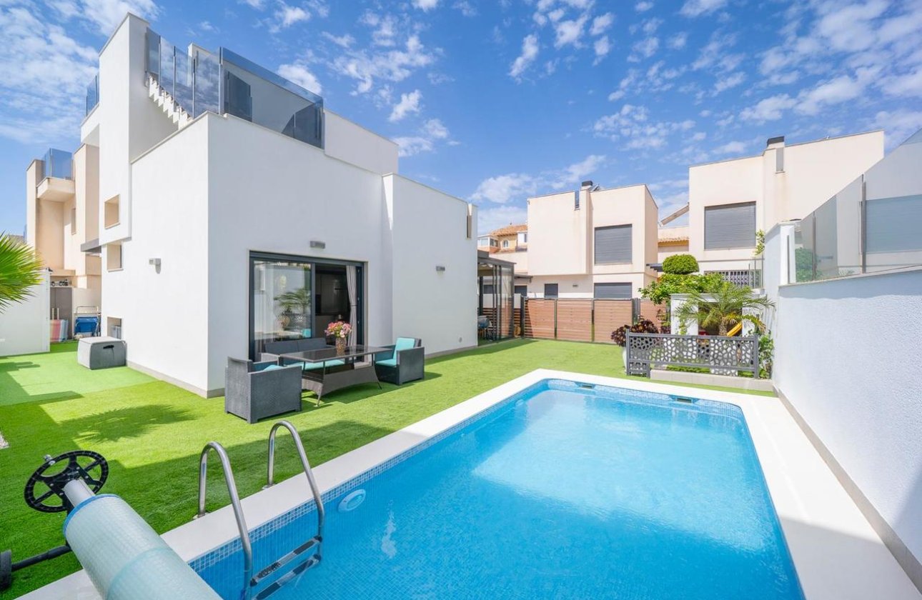 Resale - Villa -
Torrevieja - Costa Blanca