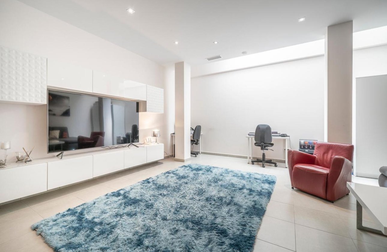 Resale - Villa -
Torrevieja - Costa Blanca