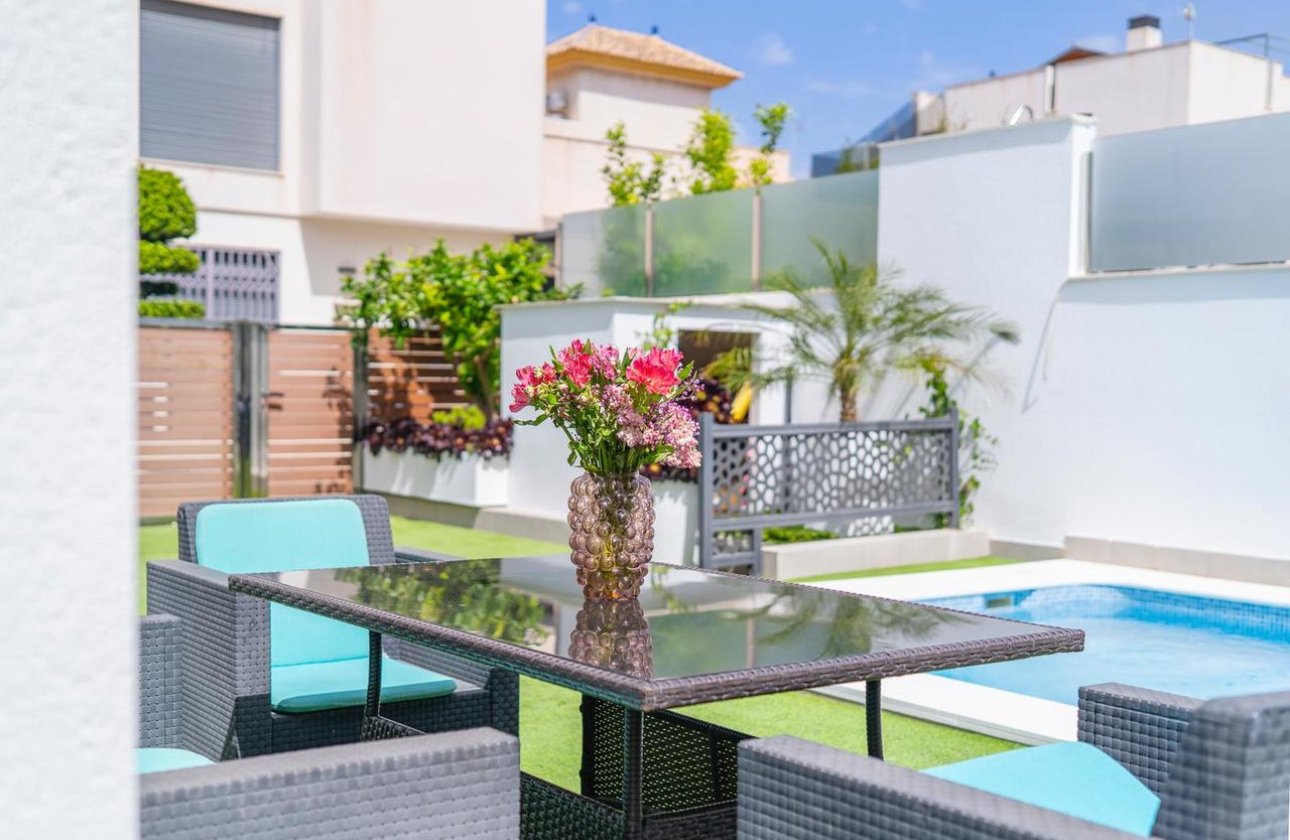 Resale - Villa -
Torrevieja - Costa Blanca