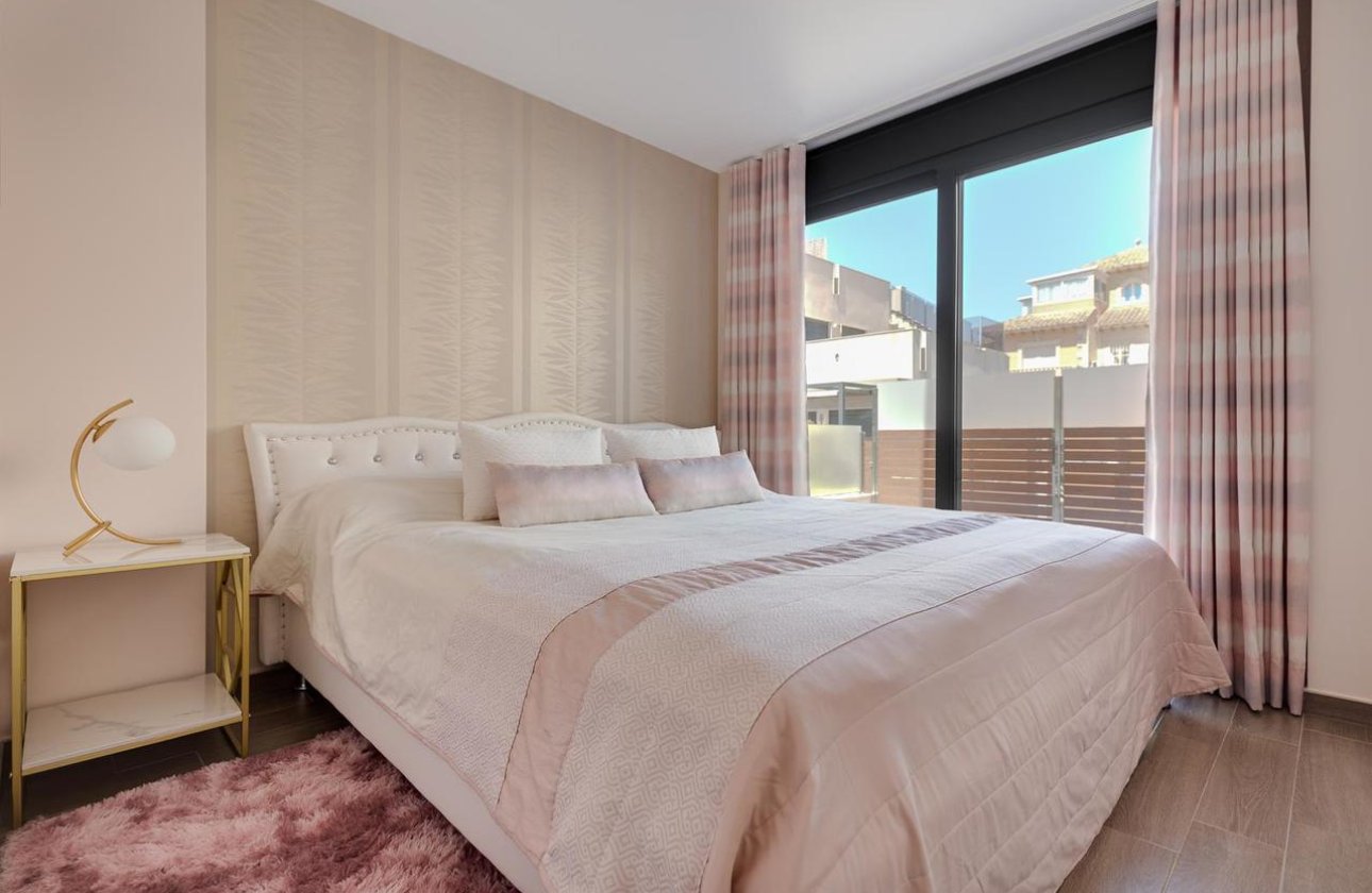 Resale - Villa -
Torrevieja - Costa Blanca