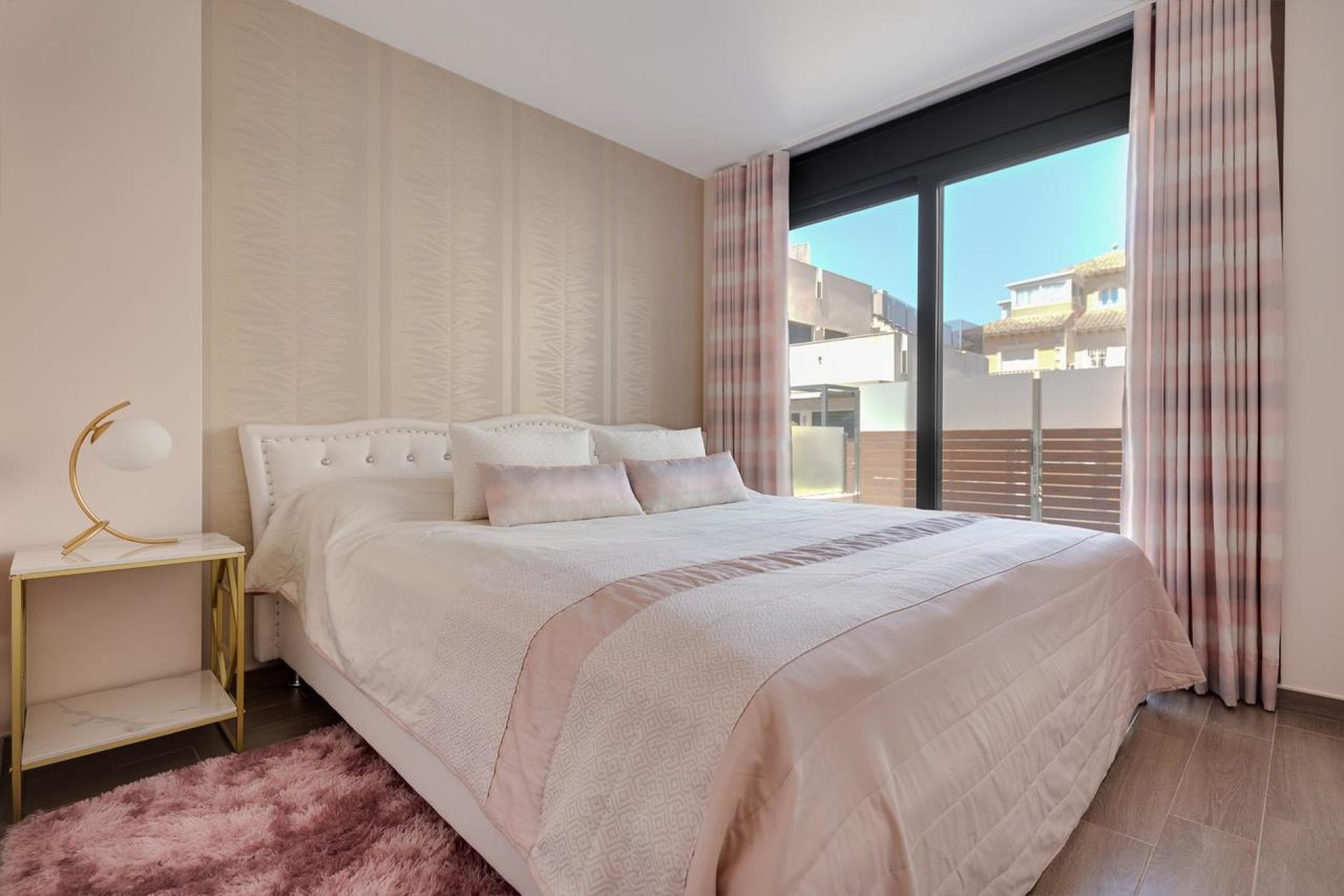 Resale - Villa -
Torrevieja - Costa Blanca
