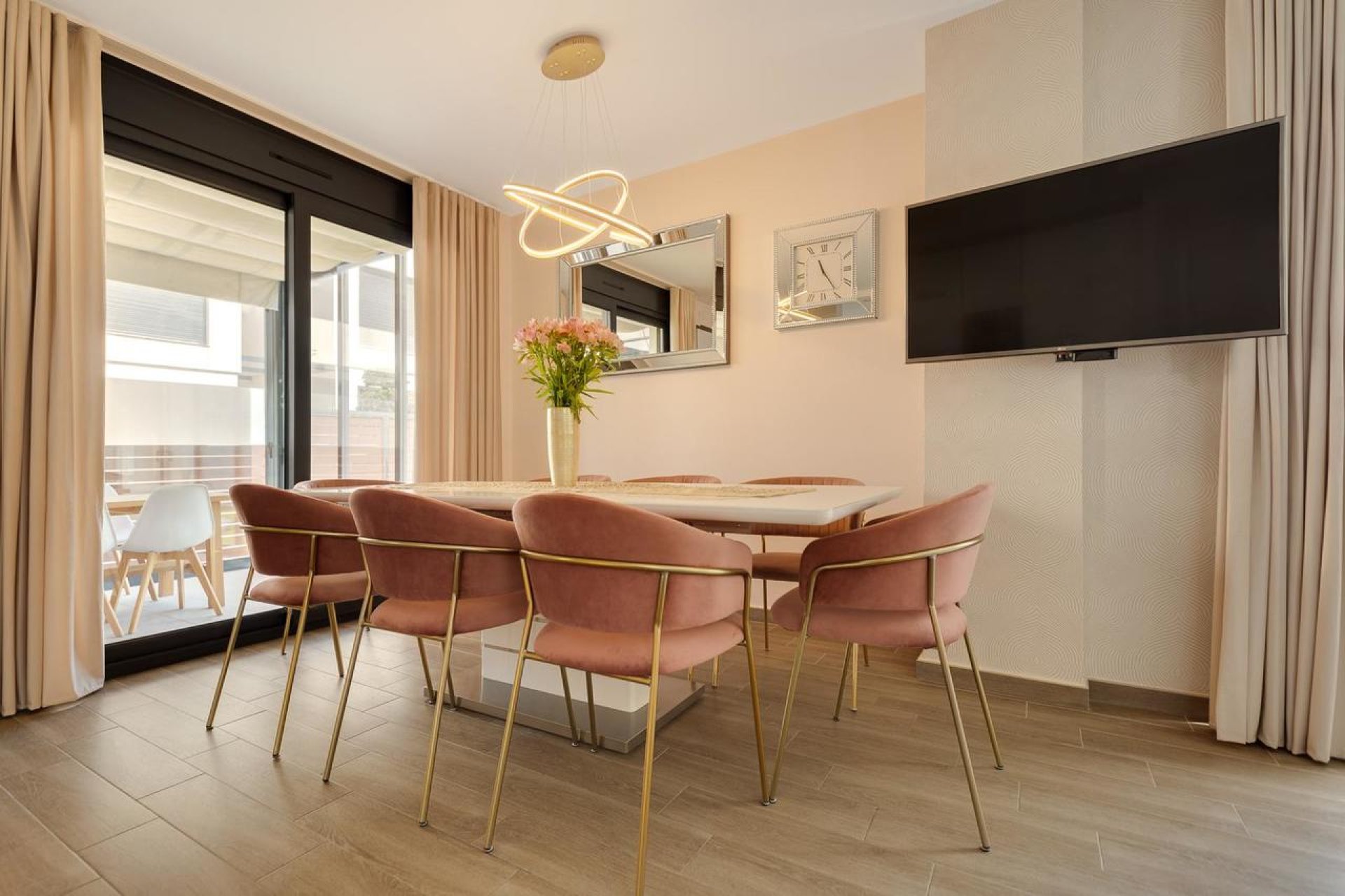 Resale - Villa -
Torrevieja - Costa Blanca